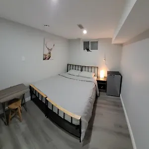 Maison d'hôtes Basement - Master Bedrooms In Bayview Village, Toronto